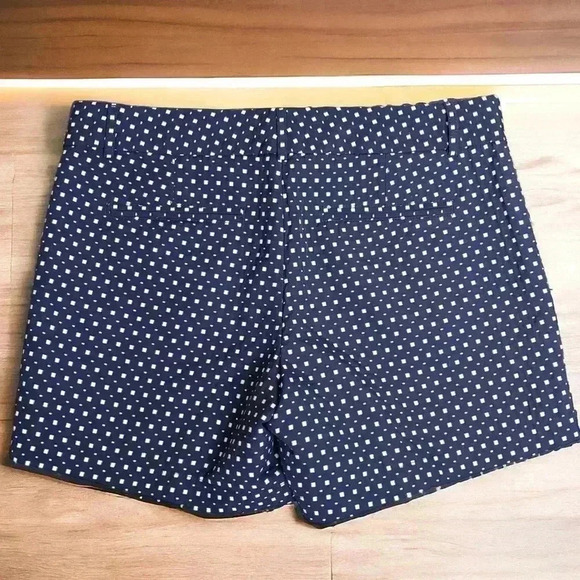Banana Republic Women’s Geo-Dot Navy Chino Shorts Size 6 | Preppy Summer Style - Picture 3 of 3